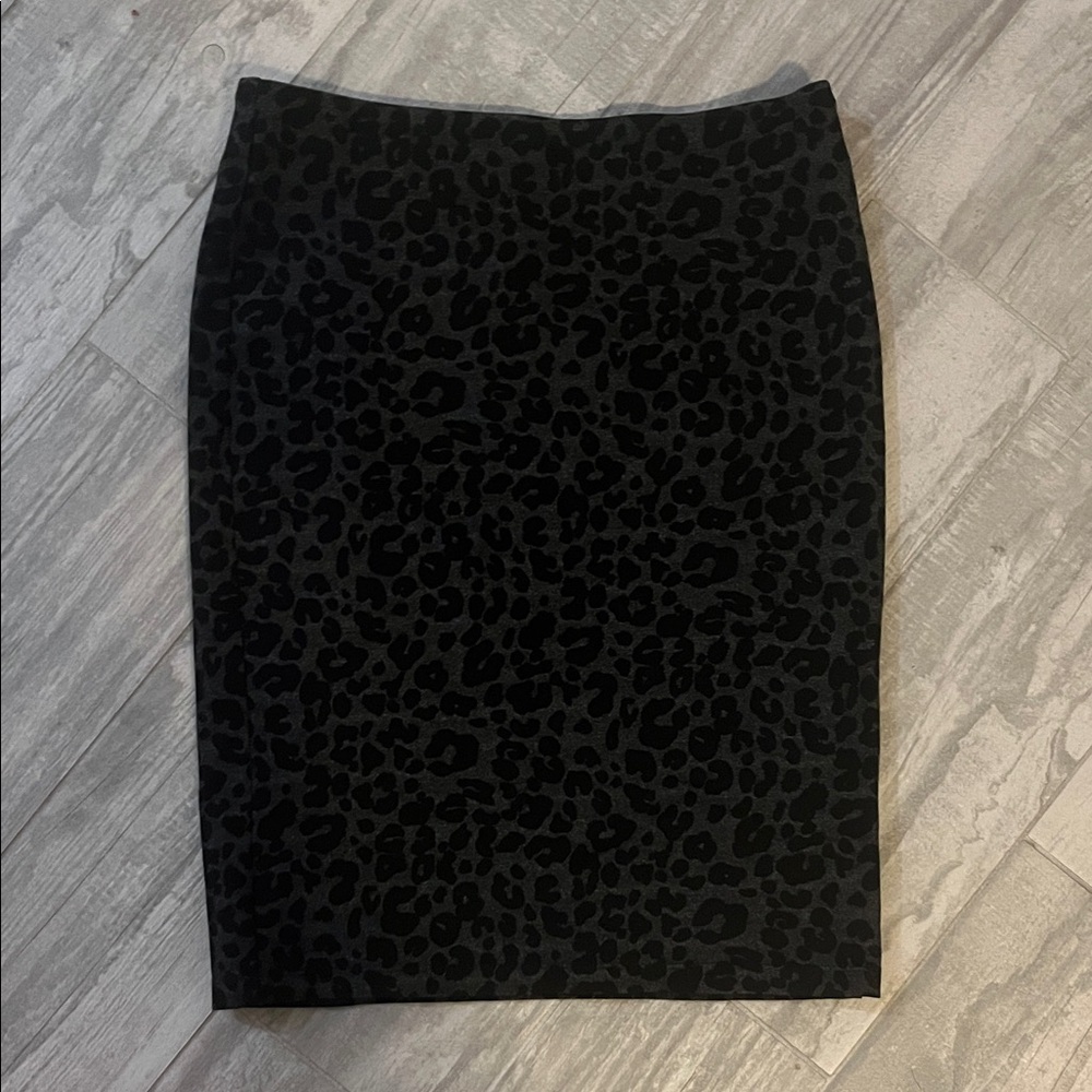 LOFT Chic Black Leopard Print Pencil Skirt